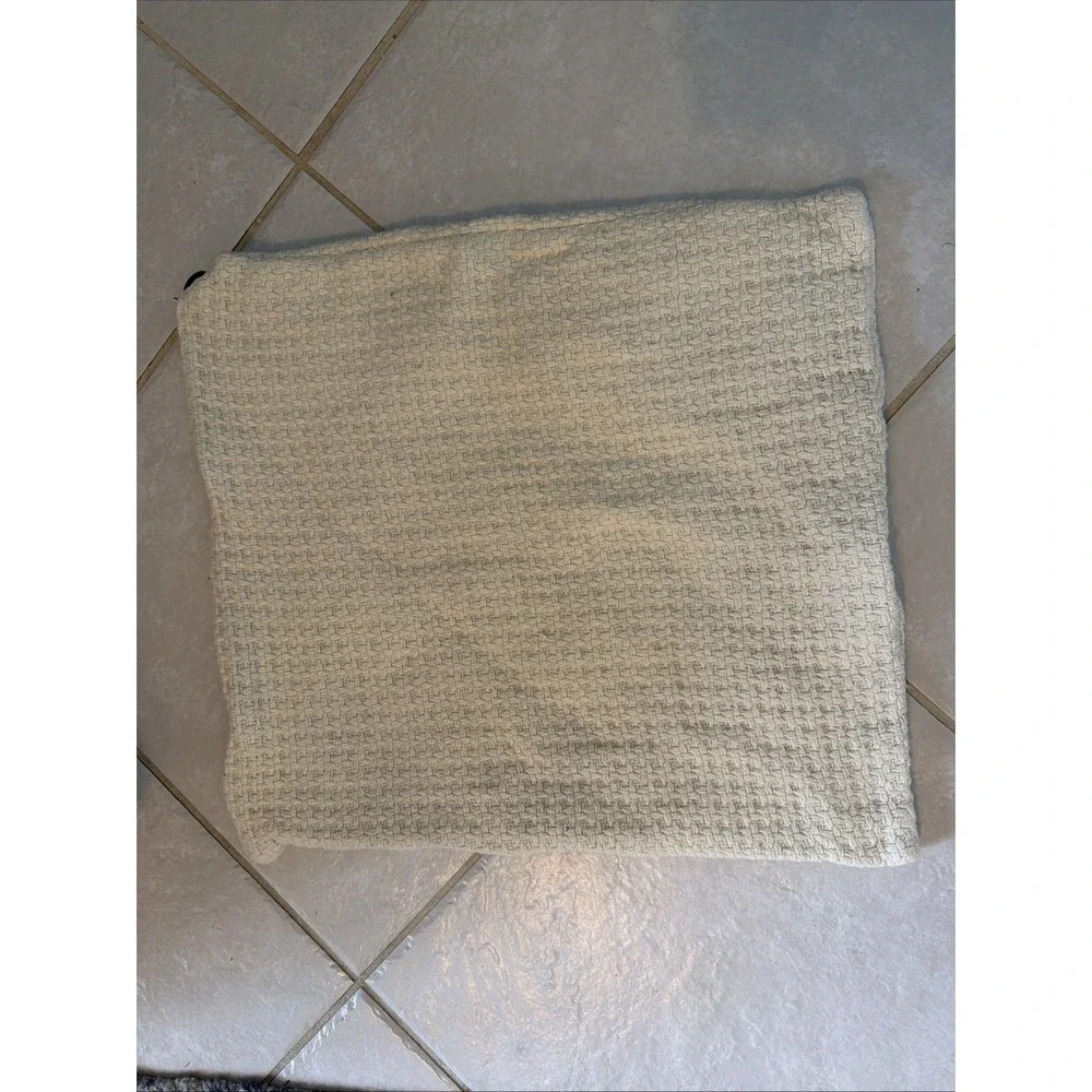 Pier 1 set throw